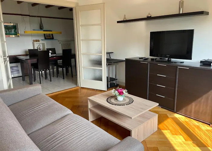 דירה De 3 A Coucher