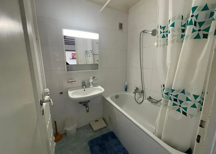 De 3 A Coucher * לוזאן